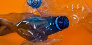 What Are the Pros of Buying Plastic Tableware Sets?